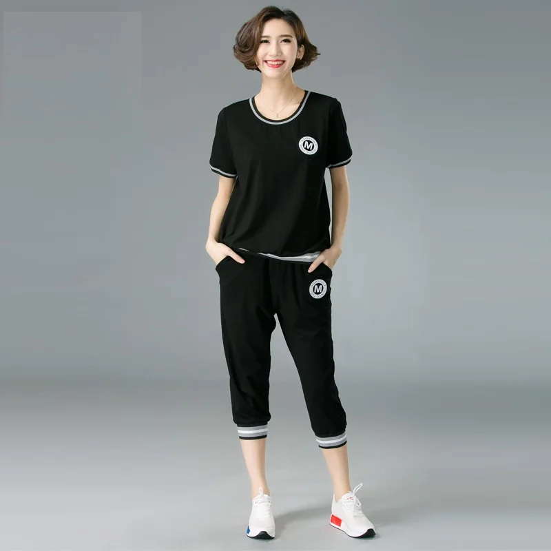 Shop by category This perfectly tailored suit from Signature by Sharagano is a fresh take on the traditional set with straight legged capri pants and a cap sleeve jacket. This stretch capri suit has a single button closure and a classic notch collar.
