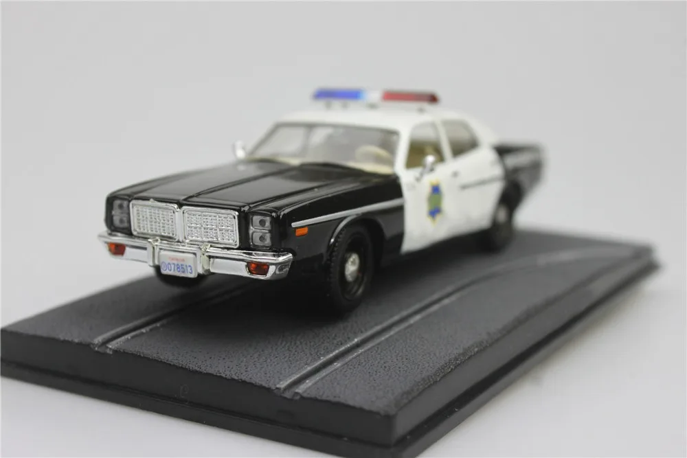 

1:43 A View TO A Kill 911 sports car model alloy model Collection model