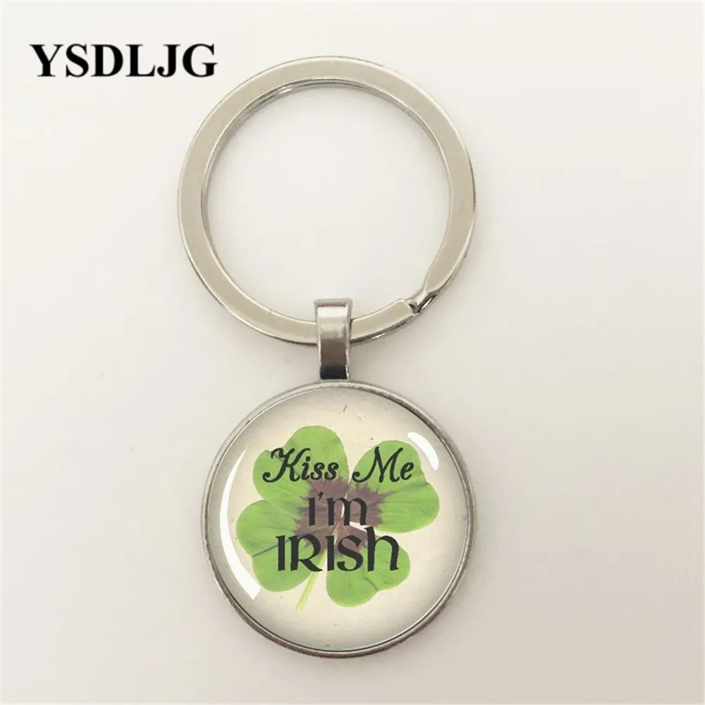 

Kiss Me I'm Irish St Patricks Day Clover Glass Pendant or Key chain Necklace chain Pendant Wholesale