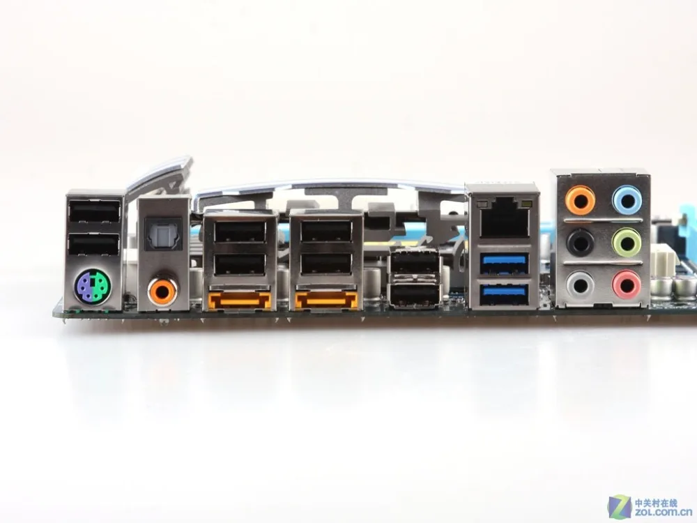 GA-P55A-UD3R (3)