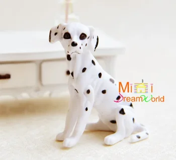 

MINI Dollhou One of the mini furniture accessories sitting spotted dog
