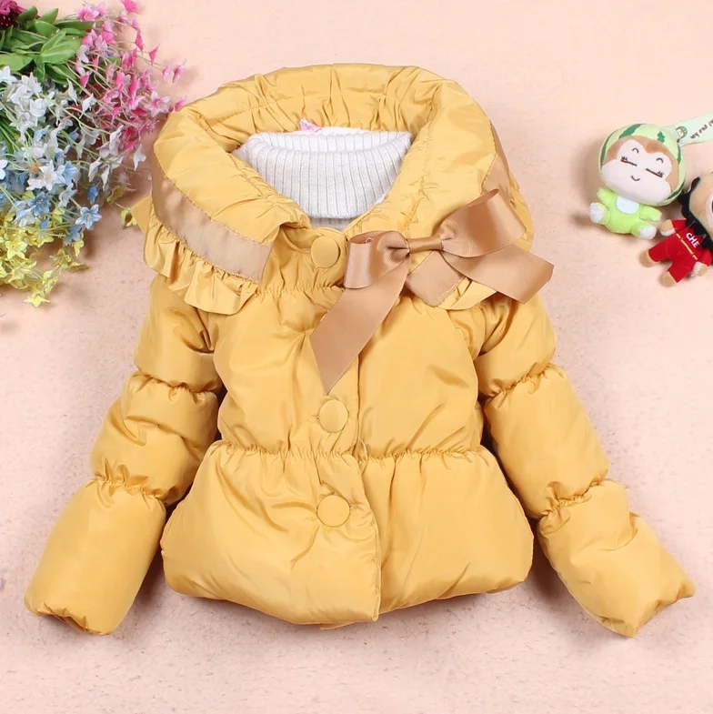 Куртка с бантом на спине. Голубая куртка с бантом женская. Красная детская куртка с бантиками оливер. Куртка с бантом сзади. Куртка с бантиком.