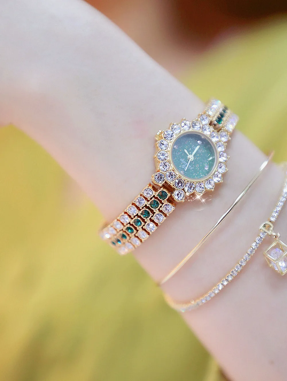 9572837943_381868954