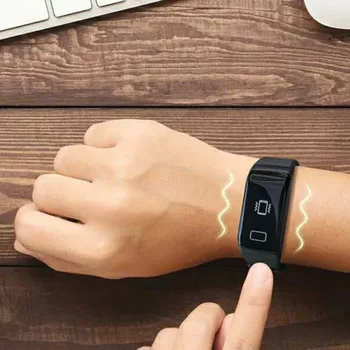 

F1 Bluetooth Smart Bracelet Heart Rate Fitness Tracker Oximetry Blood Pressure Monitor IP67 Waterproof Sports Watch wrist hralth