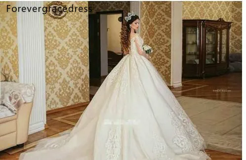 Gorgeous Appliques Lace Ball Gown Wedding Dresses Dubai Arabic Style Vintage Sheer Long Sleeves Long Train Bridal Gowns Formal  208 (6)