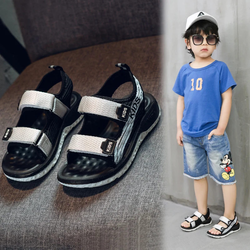 Пляжные сандалии из натуральной кожи для больших мальчиков; детская летняя обувь; детская нескользящая обувь; спортивная обувь для мальчиков и студентов; 19019 на плоской подошве