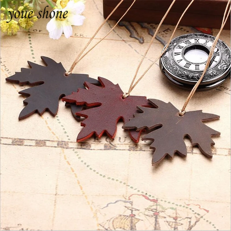 

1PCS Bookmarks Leather Handmade Vintage Top Layer Leather Good Look Tag Creative Plant Maple Leaf Pendant Bookmark YOUE SHONE