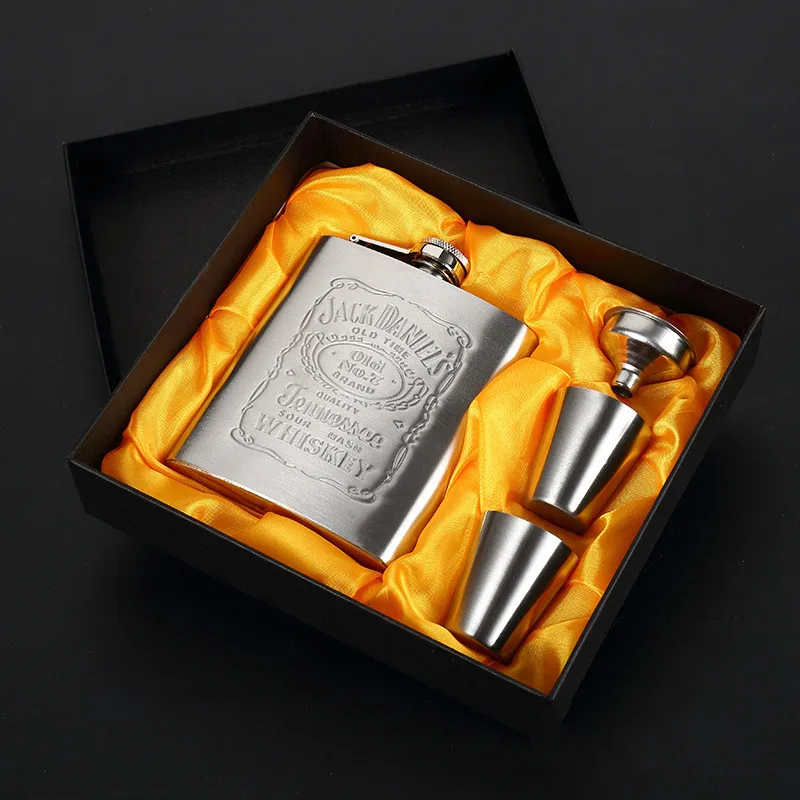 

Portable Stainless Steel Hip Flask Sets 7Oz Embossed Leather Flagon with Shots Funnel Wine Beer Whiskey Pocket Bottle Gift Box