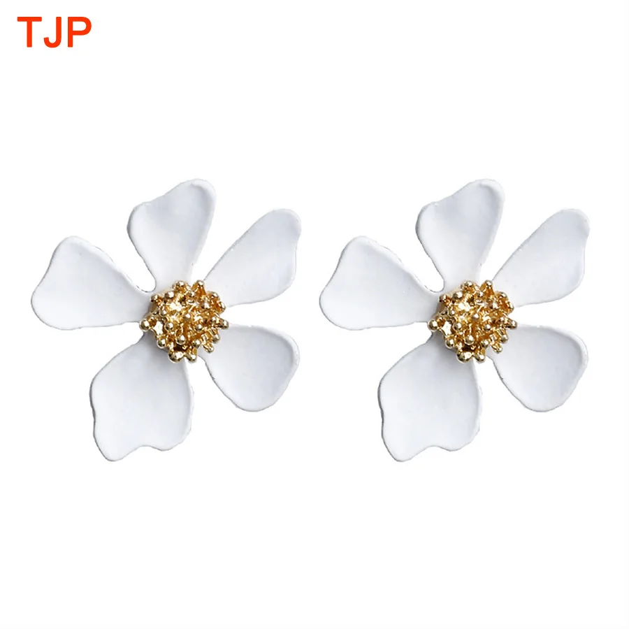 

Korean Style Cute Flower Stud Earrings For Women 2019 New Fashion Party Sweet Earrings Girls Wholesale Jewelry