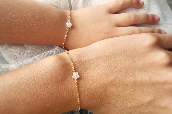 mom and daughter friendship bracelets