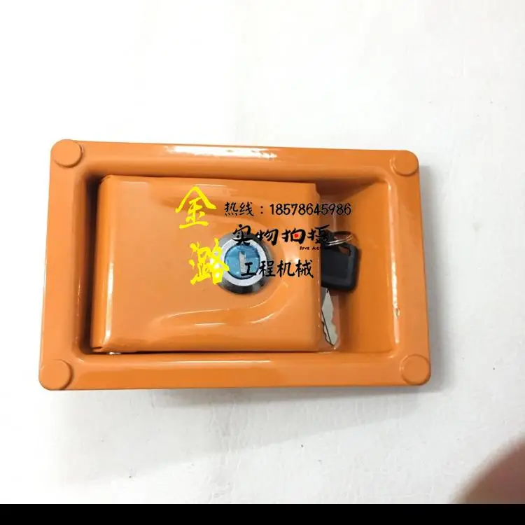 Side Door Lock Key Cylinder Pump Door Lock For Hitachi  Excavator