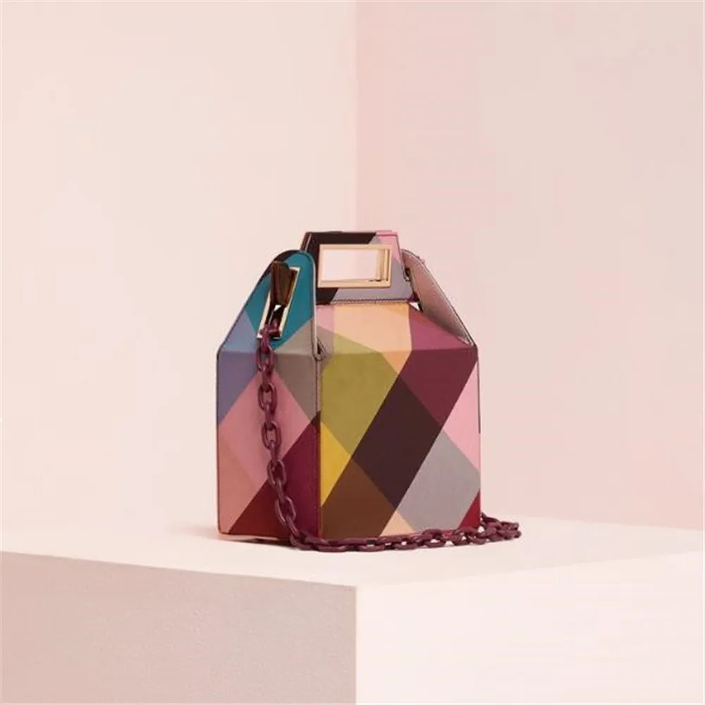 

Ins 2019 Spring and Summer New European and American Niche Design Printing Portable Acrylic Chain Shoulder Bag