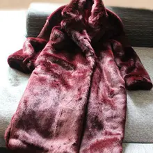 Зимнее модное меховое пальто средней длины