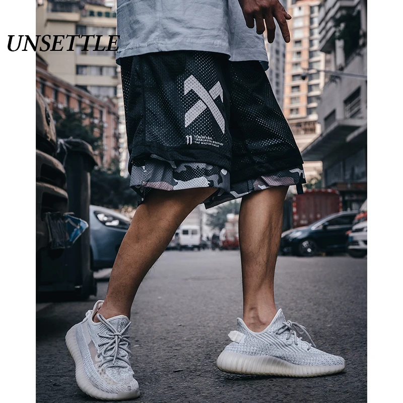 

UNSETTLE Men's arrow printed two way shorts reversible Camouflage short pants Male Hip Hop Fashion Streetwear Shorts