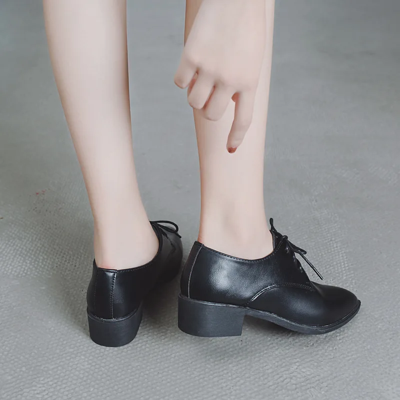COZULMA/женская повседневная обувь из лакированной кожи; нескользящие модные кроссовки; женские туфли-лодочки на низком каблуке со шнуровкой; Размеры 35-49