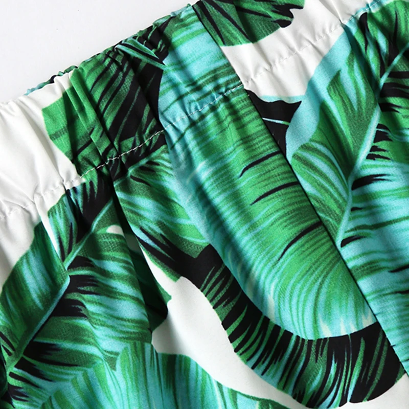 SweatyRocks лист печати случайный галстук-бабочка укороченный Топ бандо с шортами для женщин зеленый без бретелек без рукавов сексуальный пляжный комплект из двух предметов