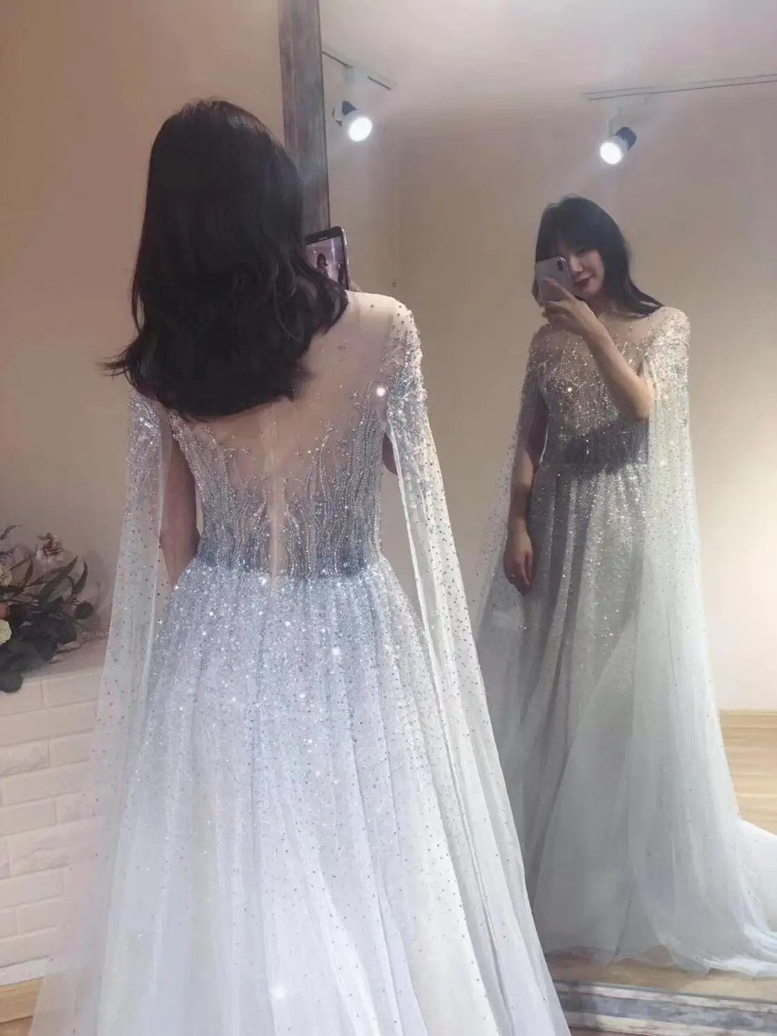 

Silver Grey Luxury Long Sleeves Evening Dresses 2019 Latest Design O-Neck A-Line Sexy Prom Evening Gowns Party Graduation Dresse