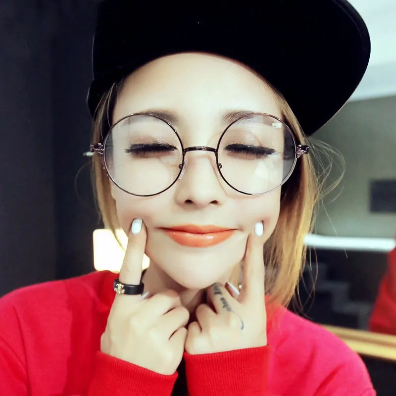 модные очки для зрения для подростков. модные круглые очки для зрения. девочки в круглых очках. круглые очки. круглые очки для зрения.