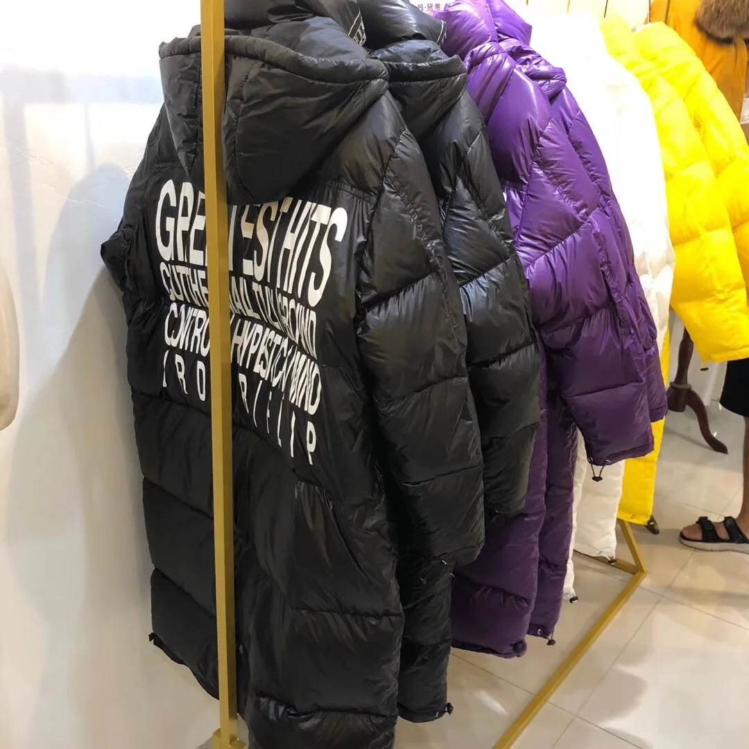 Женское зимнее пальто с буквенным принтом черного, желтого, фиолетового цвета, длинное пуховое пальто, Дамское теплое пальто размера плюс, Свободное длинное пуховое пальто
