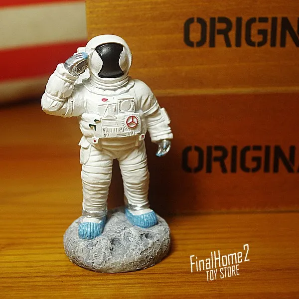

NASA Astronaut Resin Decoration Model Hand Toy Doll
