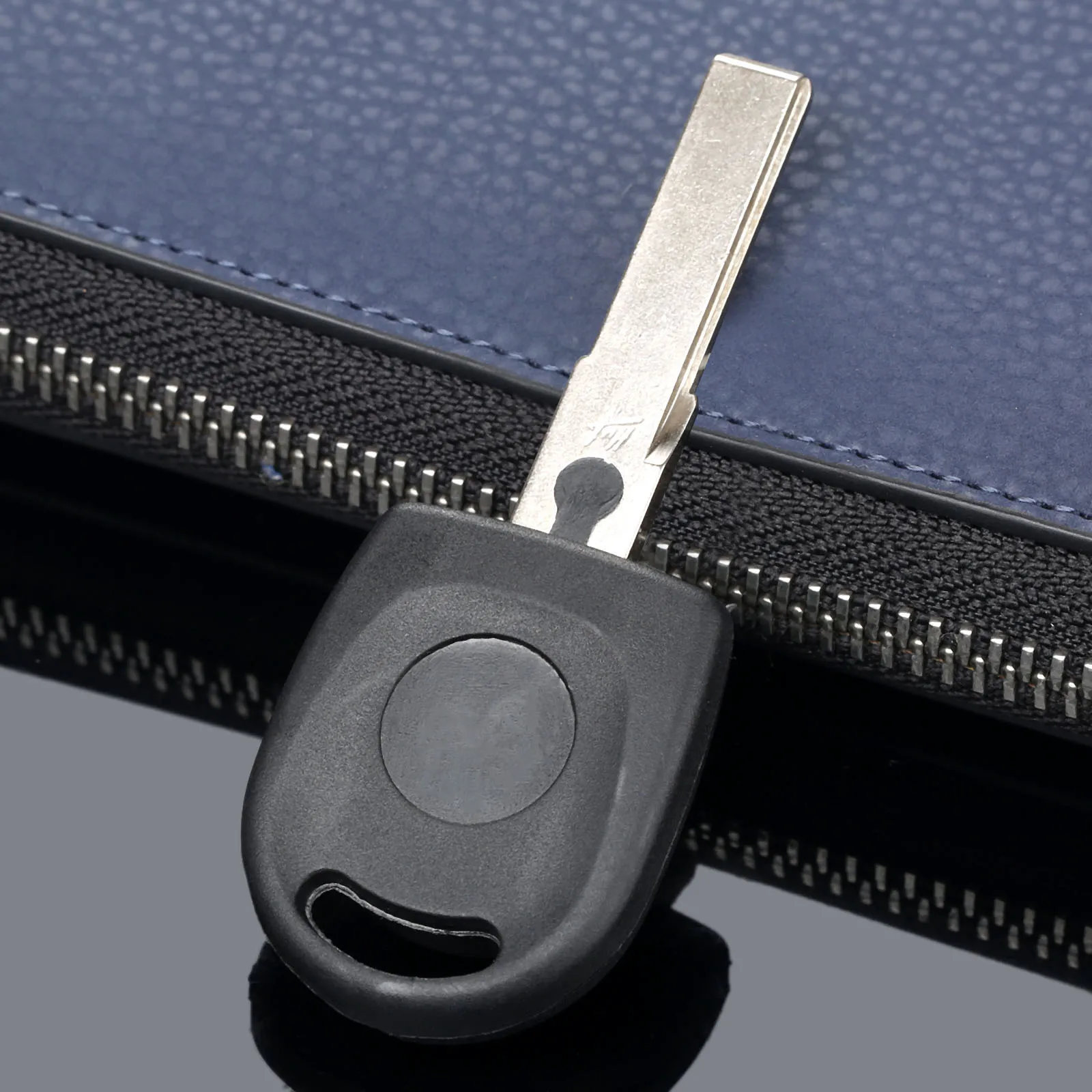 

Car Key Transponder 48 Chipped Uncut Blade Blank Ignition Replacement Fob 48 Chipped Fit For V W Audi