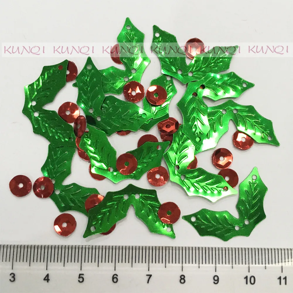 450pcs 25*17mm Christmas Holly Berries and Leaves Loose Sequins