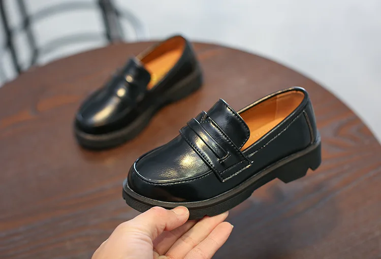 Новые весенне-осенние лоферы, детская кожаная обувь для мальчиков, повседневные Черные студенческие Мокасины без шнуровки, детская обувь для малышей на плоской подошве 04