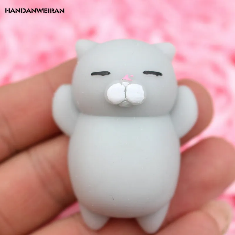 

HANDANWEIRAN 1Pcs Plastic New Style Hot Squishy Toy Cartoon Cute Small Animals Squeezing Cat Jokes Vent Toys Anti-stress 5Cm