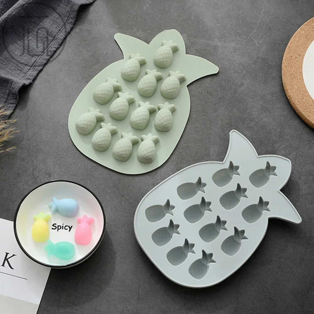 

Silicone Ice Cube Mold DIY Pineapple Shape for Bar Party Drink Ice Mold Tray Ice Cream Maker Jelly Pudding Tools 19*13*1.8cm