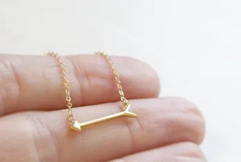 

Simple Horizontal Long Arrow Necklace Cute Minimalist Geometric Sideways Arrow Stick Pendant Chain Necklaces for Women