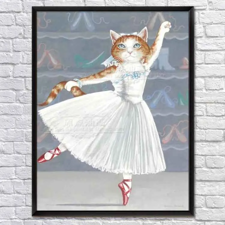 Котики в балете. Танцующая кошка оригинал. Котики дерутся. Кот с поднятой лапой. Египетская кошка ankha.