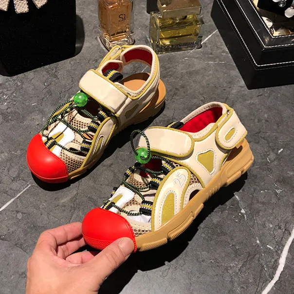 

2019 Summer Latest Fashion Mesh Cut Out Casual Sandals Round Toe Back Strap Flat Shoes INS Fashion Color Gladiator Sandals