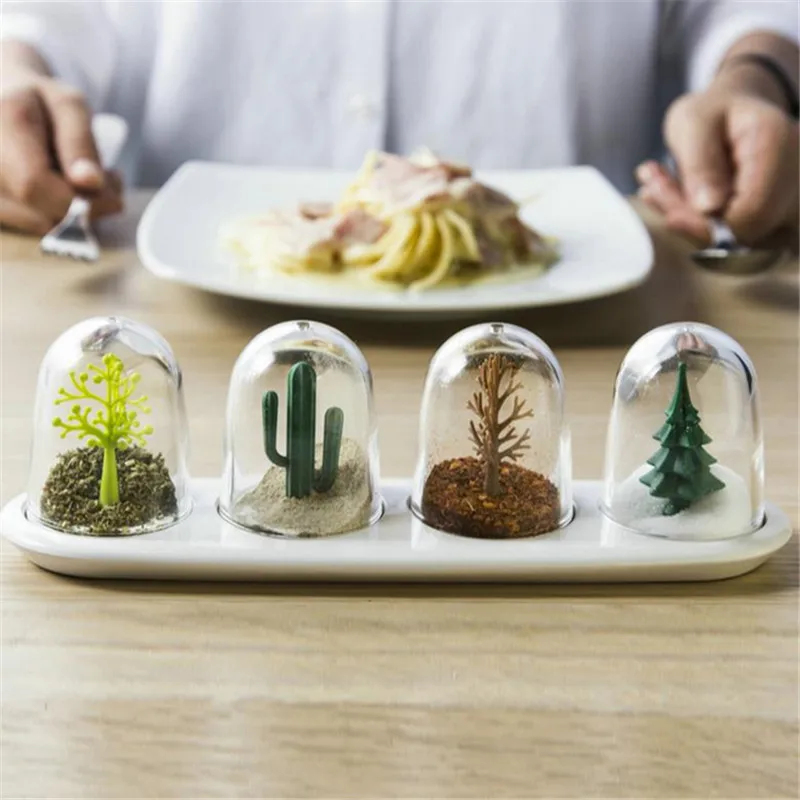 

4PCS/SET Cute Creative Seasoning Box Plant Animal Bottles Kitchen Spice Storage Bottle Plastic Jar