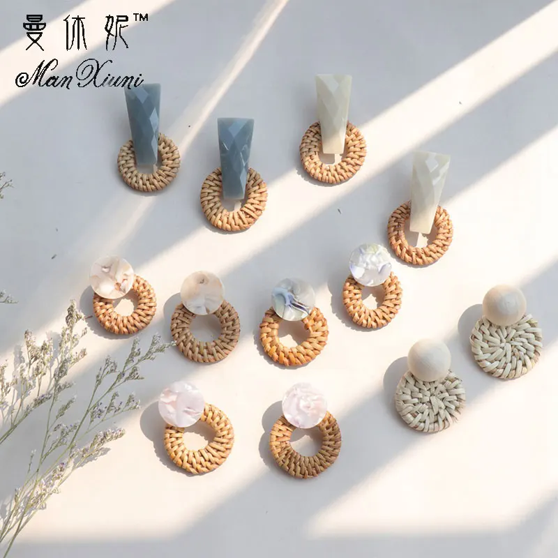

Fashion Bohemian Style Round Straw Woven Dangle Earrings For Women Geometric Exaggerate Round Pendant Statement Jewelry