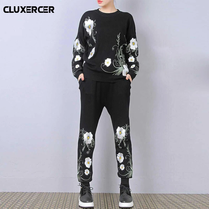 

2018 New Tracksuit Women 2 Piece Set Top + Pants Sportwear High quality embroidery Causal Clothing Women's Sweatshirt Sweat Suit