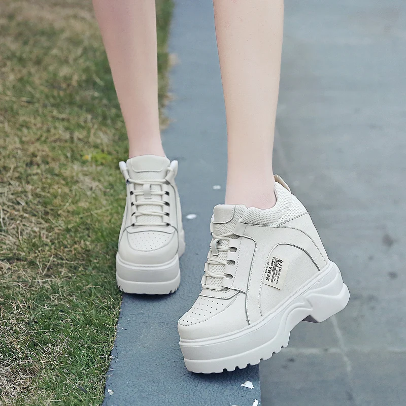 

Casual sports shoes super fire old shoes increase women's shoes Korean version of Harajuku wild 2019 spring small white shoes