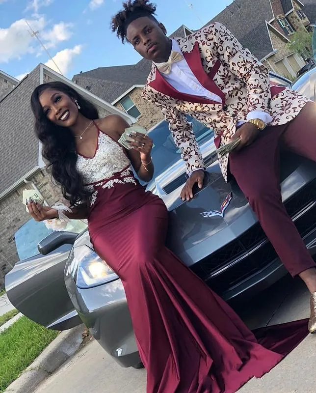 2018-black-girl-mermaid-prom-dresses-burgundy-lace-appliqued-evening-gowns-halter-neck-vestidos-de-fiesta-sweep-train-formal-african-dress