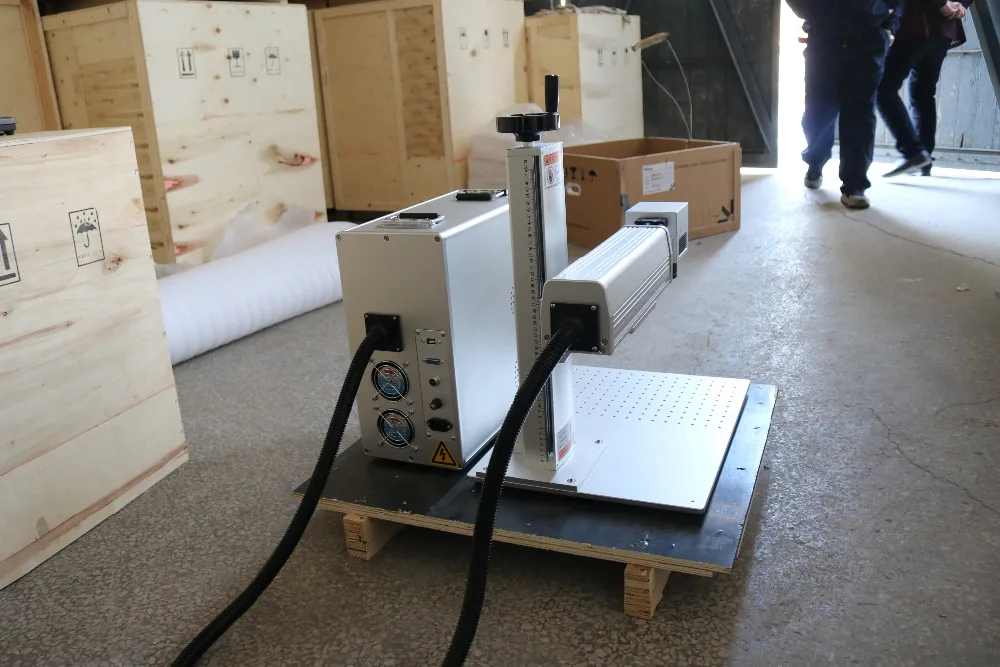 Лучший сервис LXFiber-20w переносная лазерная маркировка машина