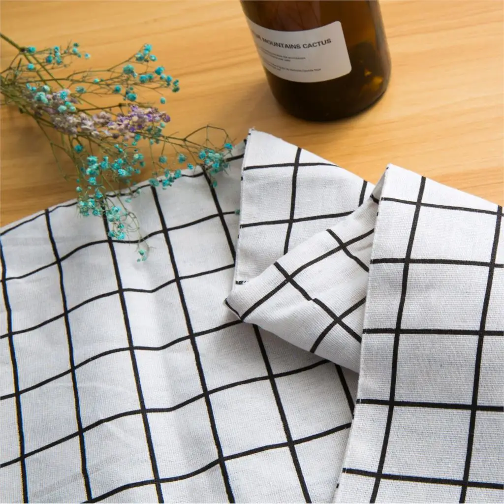 Table Runner Modern Flannel White Plaid Table Marriage Bed Runners Pillow Case Table Mat For Wedding Chirstmas Decoration Table Runner Modern Flannel White Plaid Table Marriage Bed Runners Pillow Case Table Mat For Wedding Chirstmas Decoration