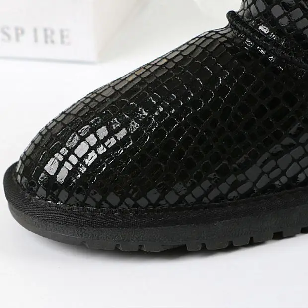 Новые женские ботинки; классические Водонепроницаемые зимние ботинки; высококачественные кожаные ботильоны на меху в австралийском стиле; теплая женская обувь черного цвета