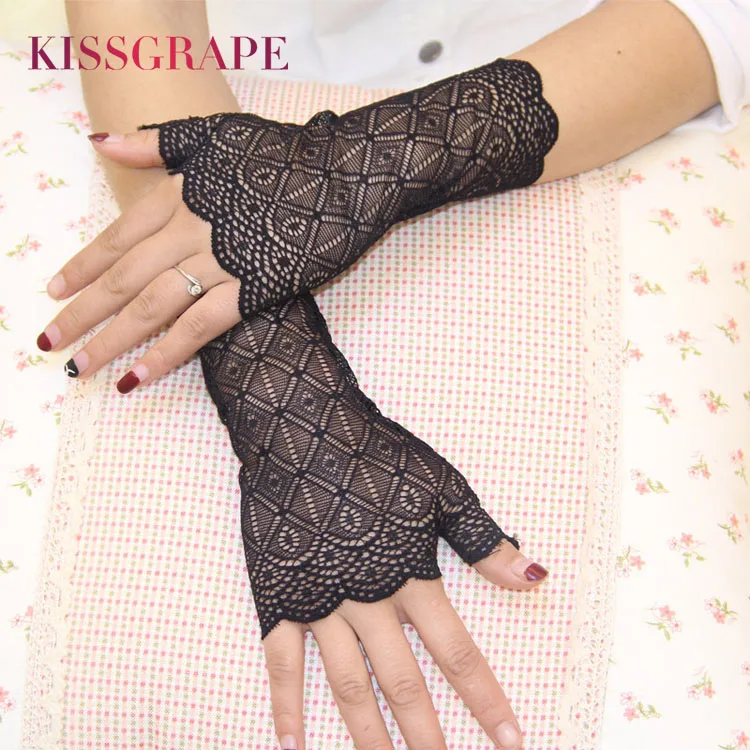 Spring & Summer Women's Lace Gloves Sunscreen Sexy Fingerless Gloves Anti-slip Short Driving Gloves for Ladies Mittens Fashion