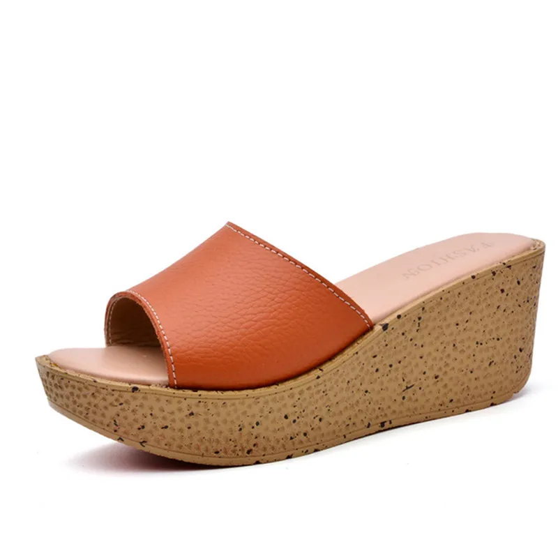

2019 New Fashion Trend Slippers Summer Sandals Thick Bottom Comfortable Wedges Women's Shoes Leather Soft Bottom Flat Sandals