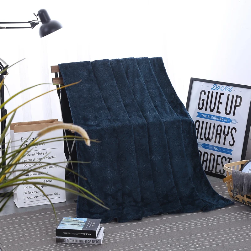 

High quality plush bedspread blanket 200x230cm High Density Super Soft Flannel Blanket to on for the sofa/Bed/Car
