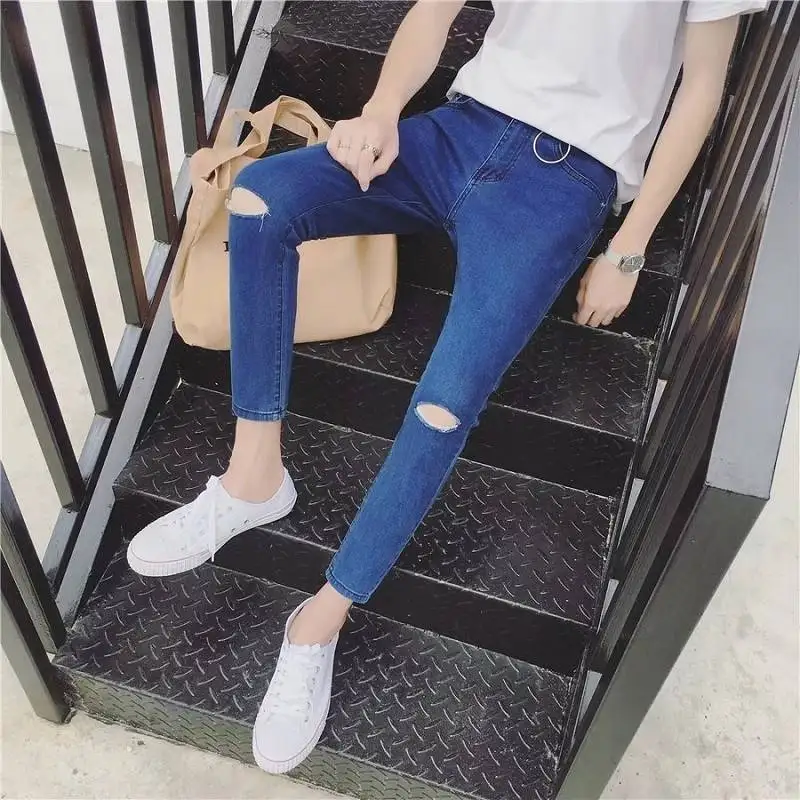 Корейский Boys' модные джинсы мужские тонкие, маленькие ноги, девять сот осенью и зимой мужские брюки черные рваные джинсы
