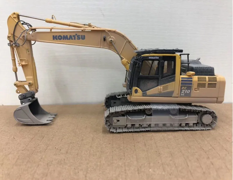 UH8144 Универсальный хобби Komatsu скользких PC210LC 11 экскаватор Металл треки 1/50|constructions