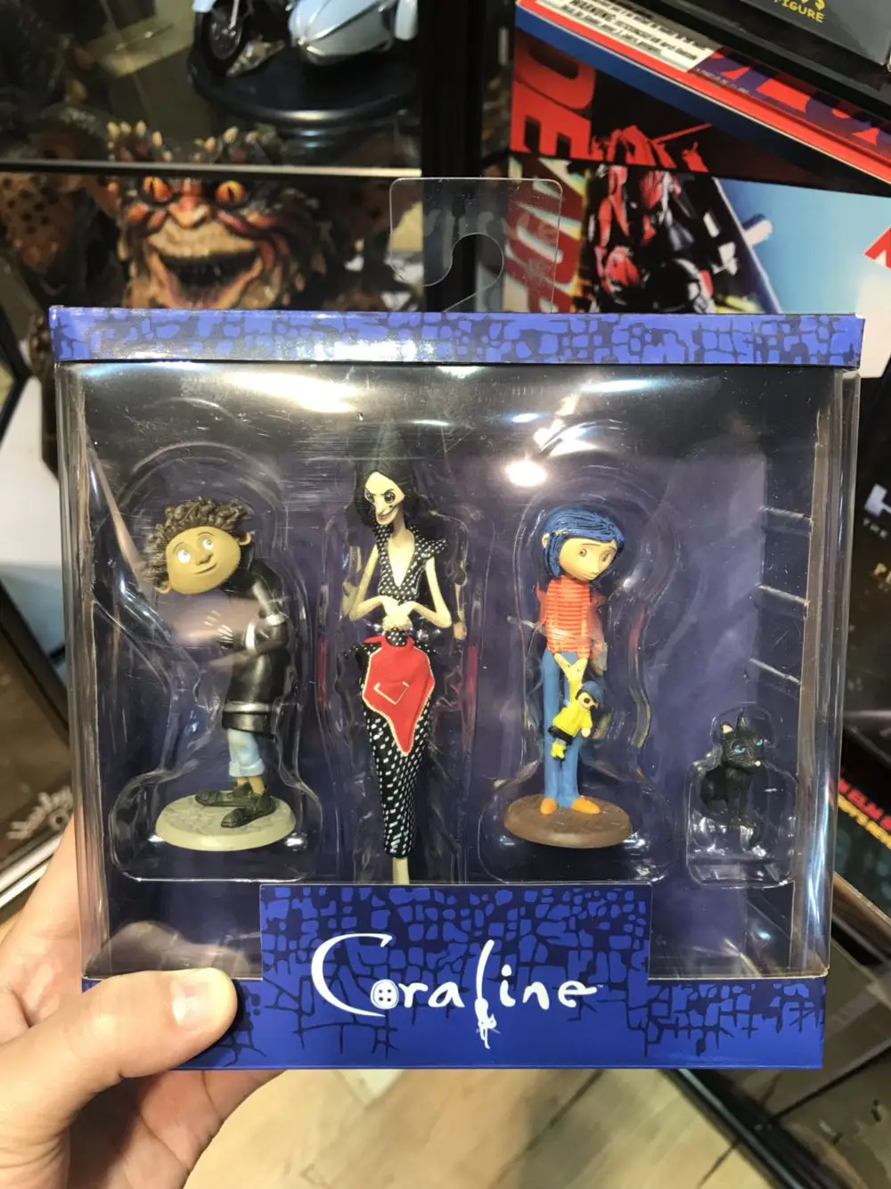

NECA Children's toys Coraline & the Secret Door dolls S figure 3inch Statue Caroline Girl Birthday Present