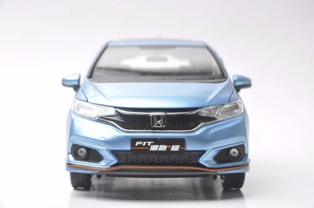 1:18 литая под давлением модель для Honda Fit Sport Jazz GK5 синий хэтчбек Игрушечная машина из сплава миниатюрная коллекция подарки