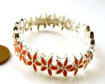 Sweet style bangle with beautiful design and the price is reasonable favorable streamline new arrival silver | Украшения и
