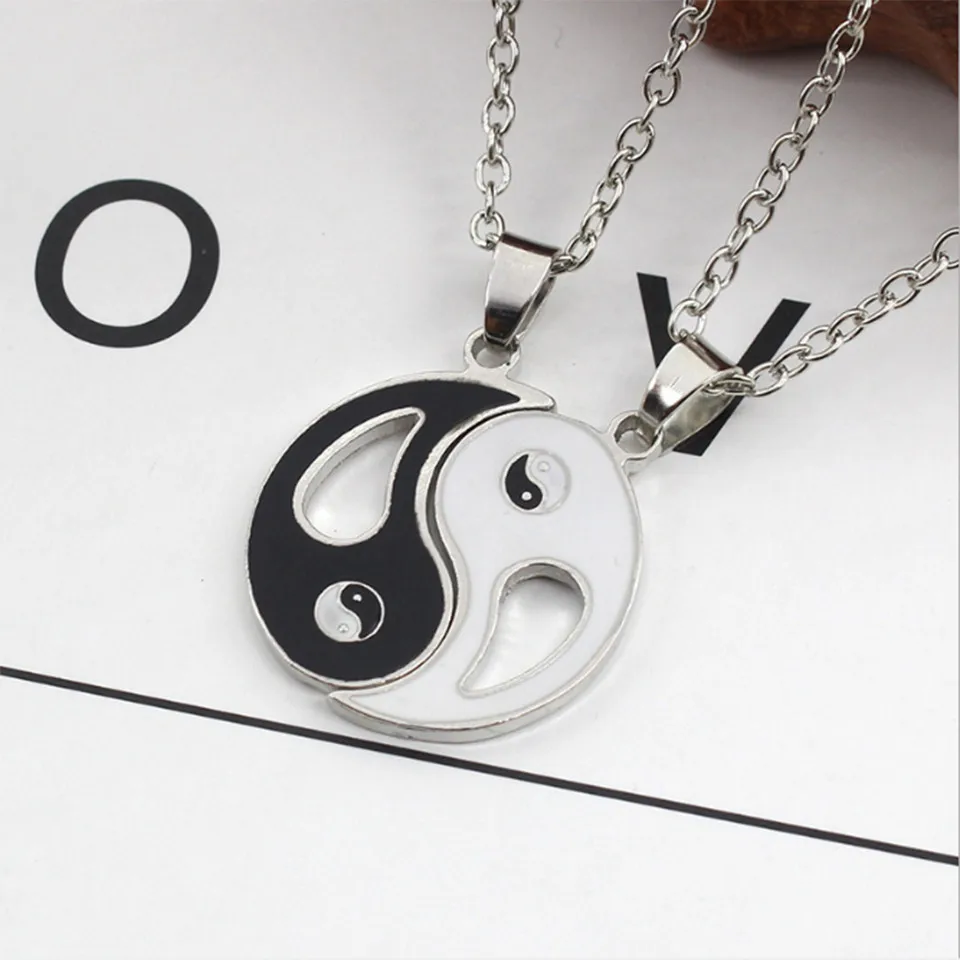 

MQUPIN Yin and Yang Taiji Gossip Two-petal Stitching Good Friend Pendant Necklace Couples Girlfriends Hollow Pendant Choker