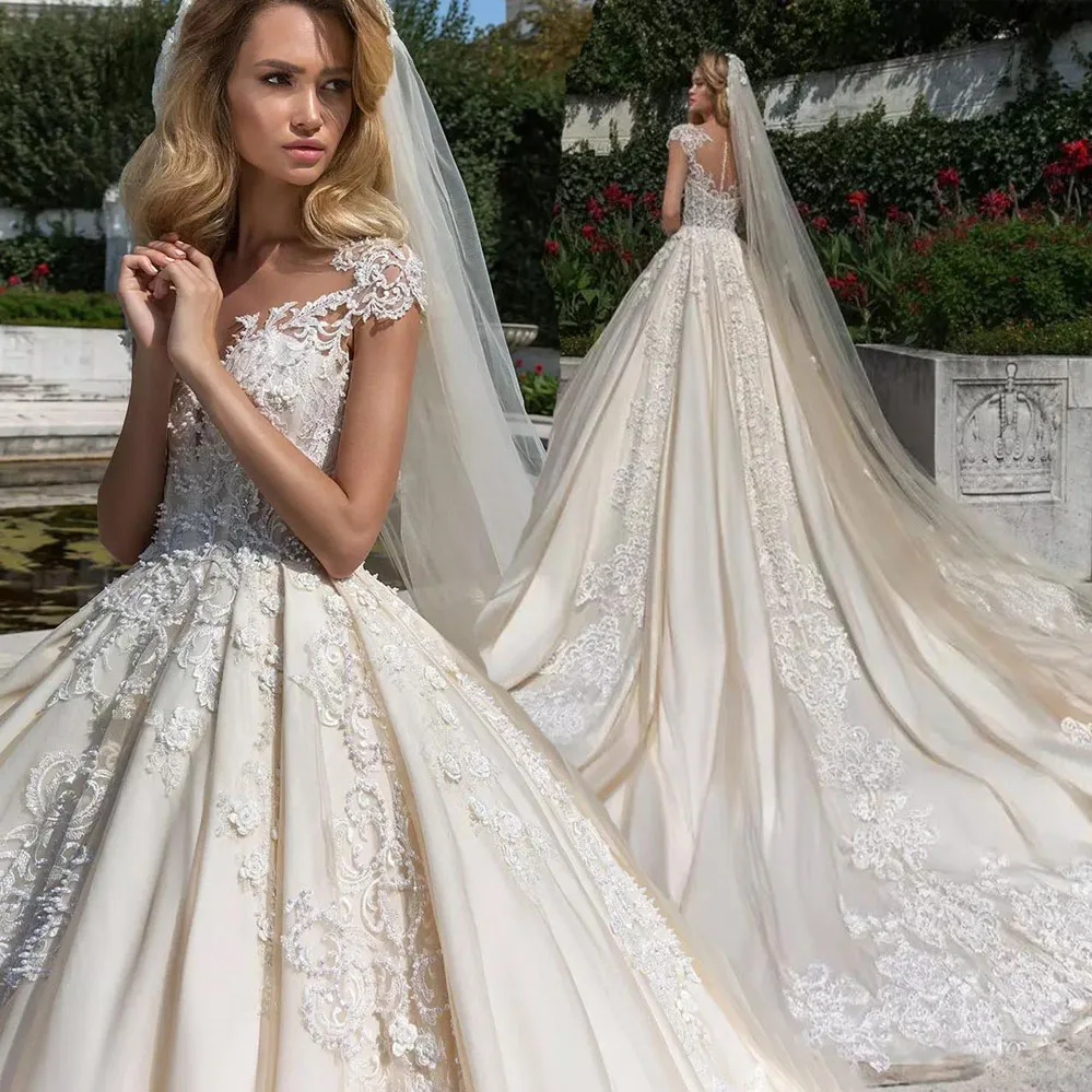 

Arabic Dubai Ball Gown Wedding Dress 2018 Short Sleeves 1 M Cathedral Train Vestido De Noiva Nude Tulle Wedding Bridal Gowns